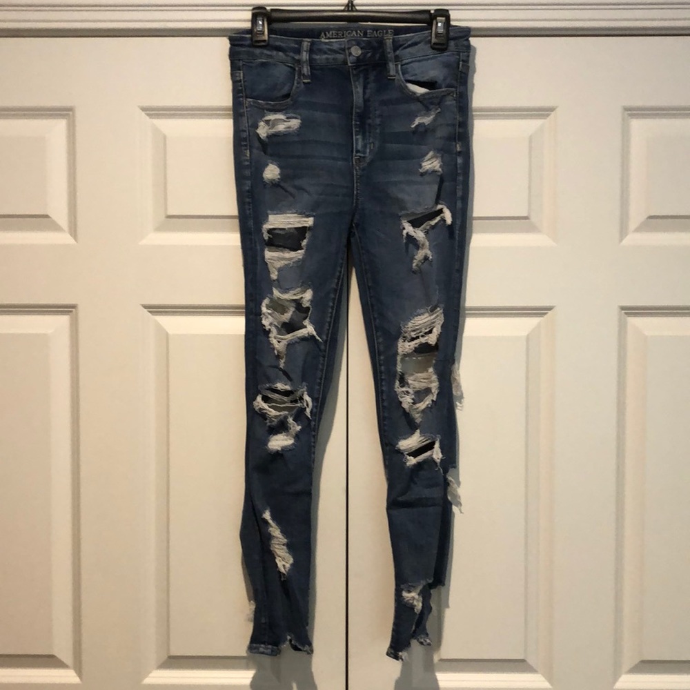 AMERICAN EAGLE JEANS